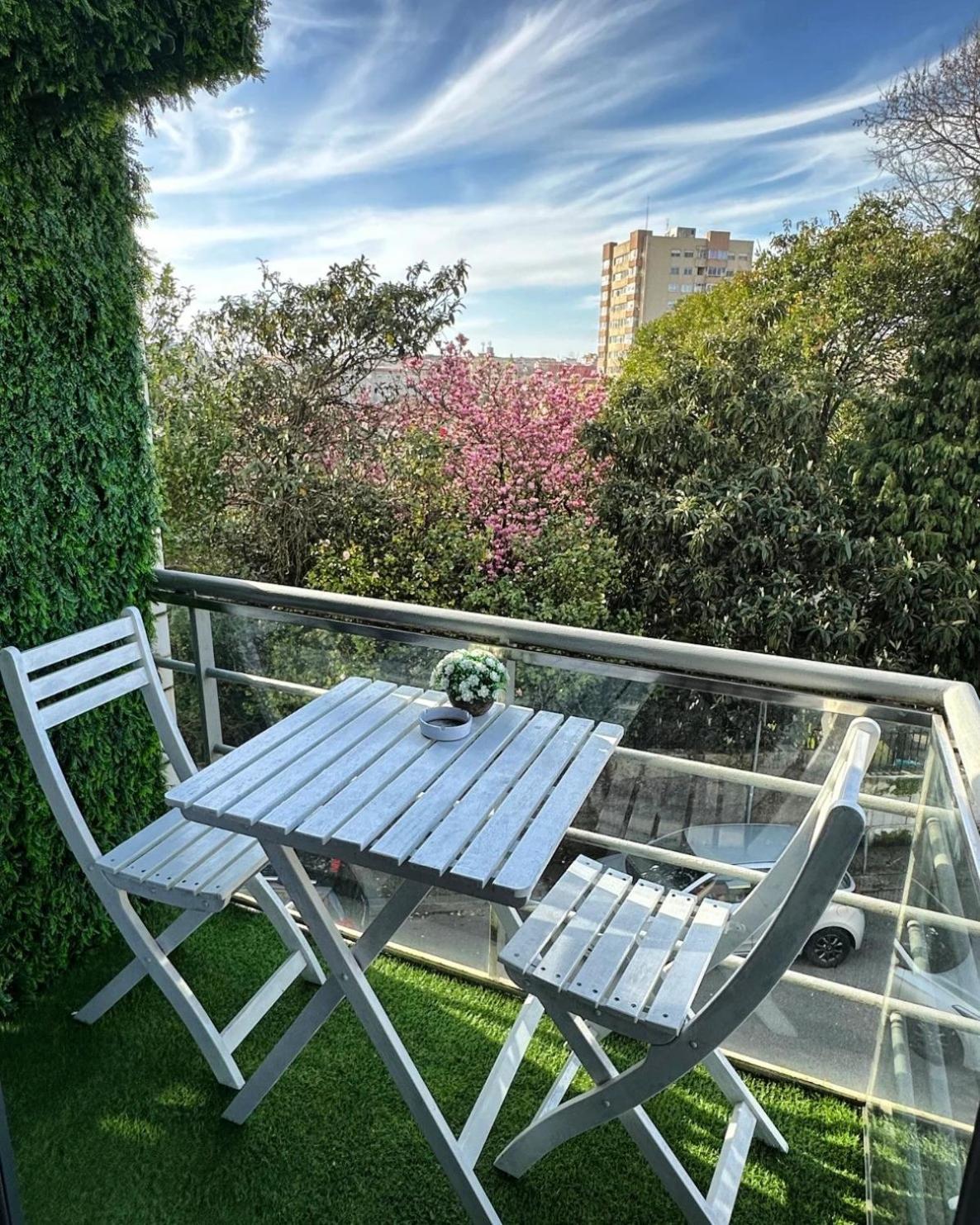 Modern Private Suite With Balcony & Bathroom - King And Queen Beds 빌라노바데가이아 외부 사진